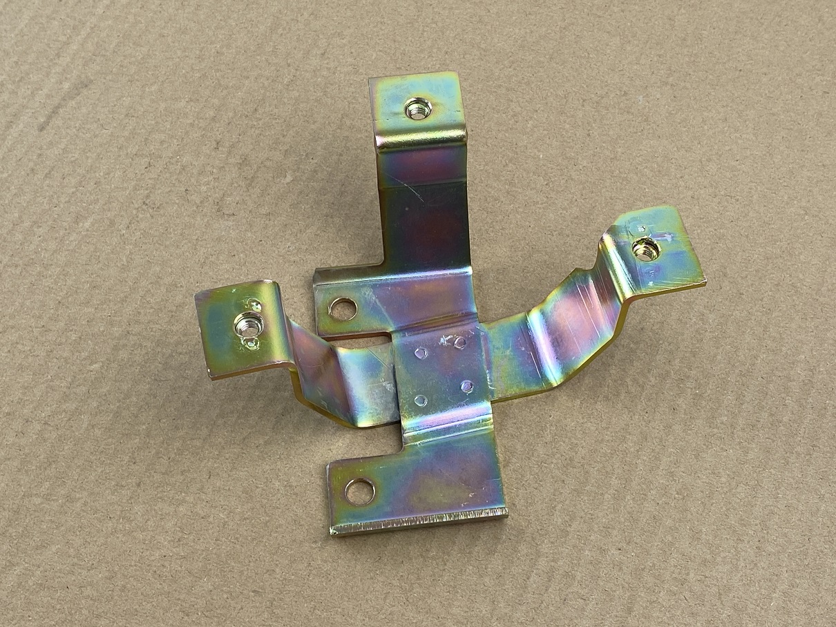HALTER FÜR KRAFTSTOFFPUMPE