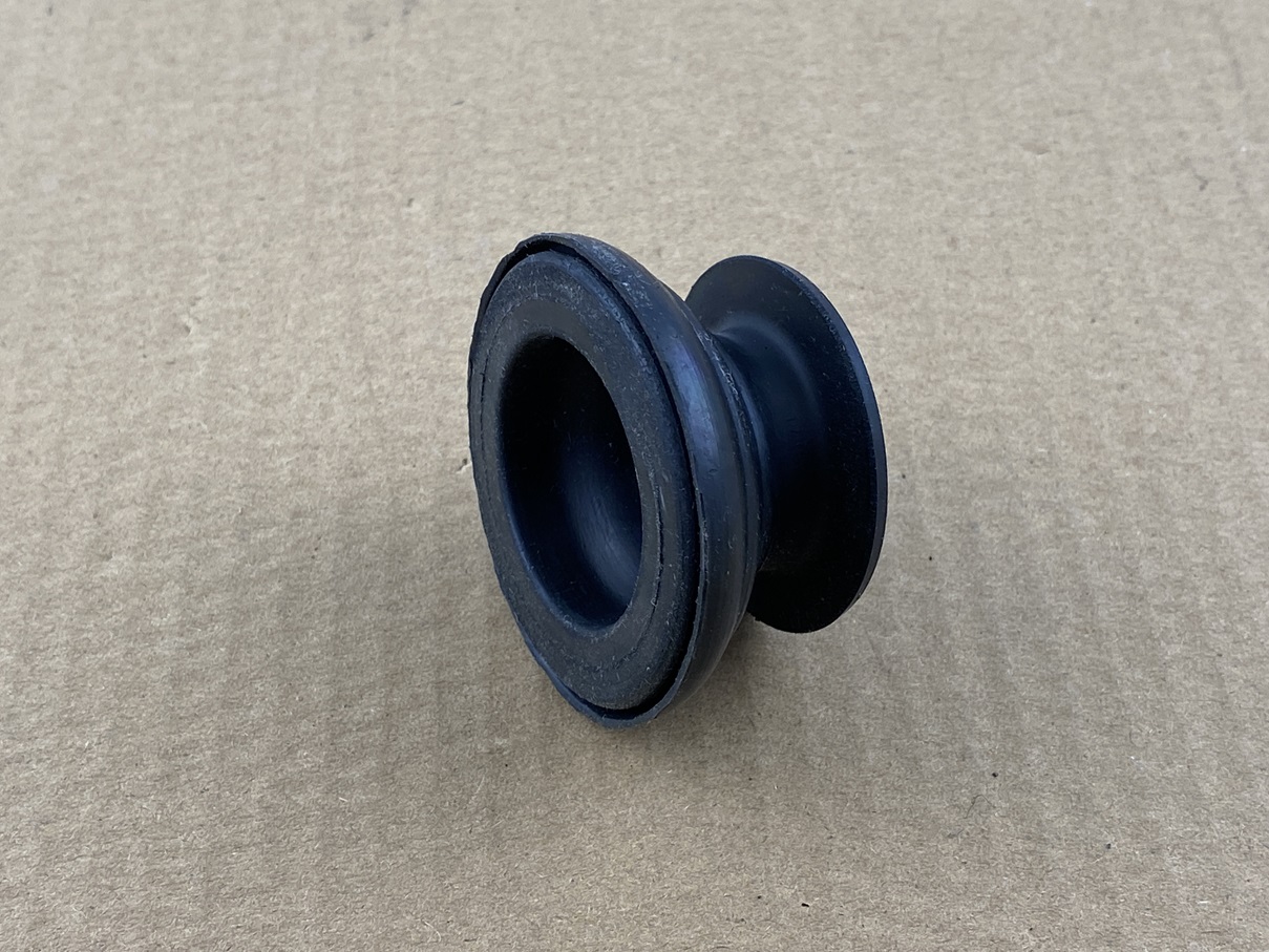 GUMMITÜLLE  INNEN-Ø 18mm AUSSEN-Ø 40mm