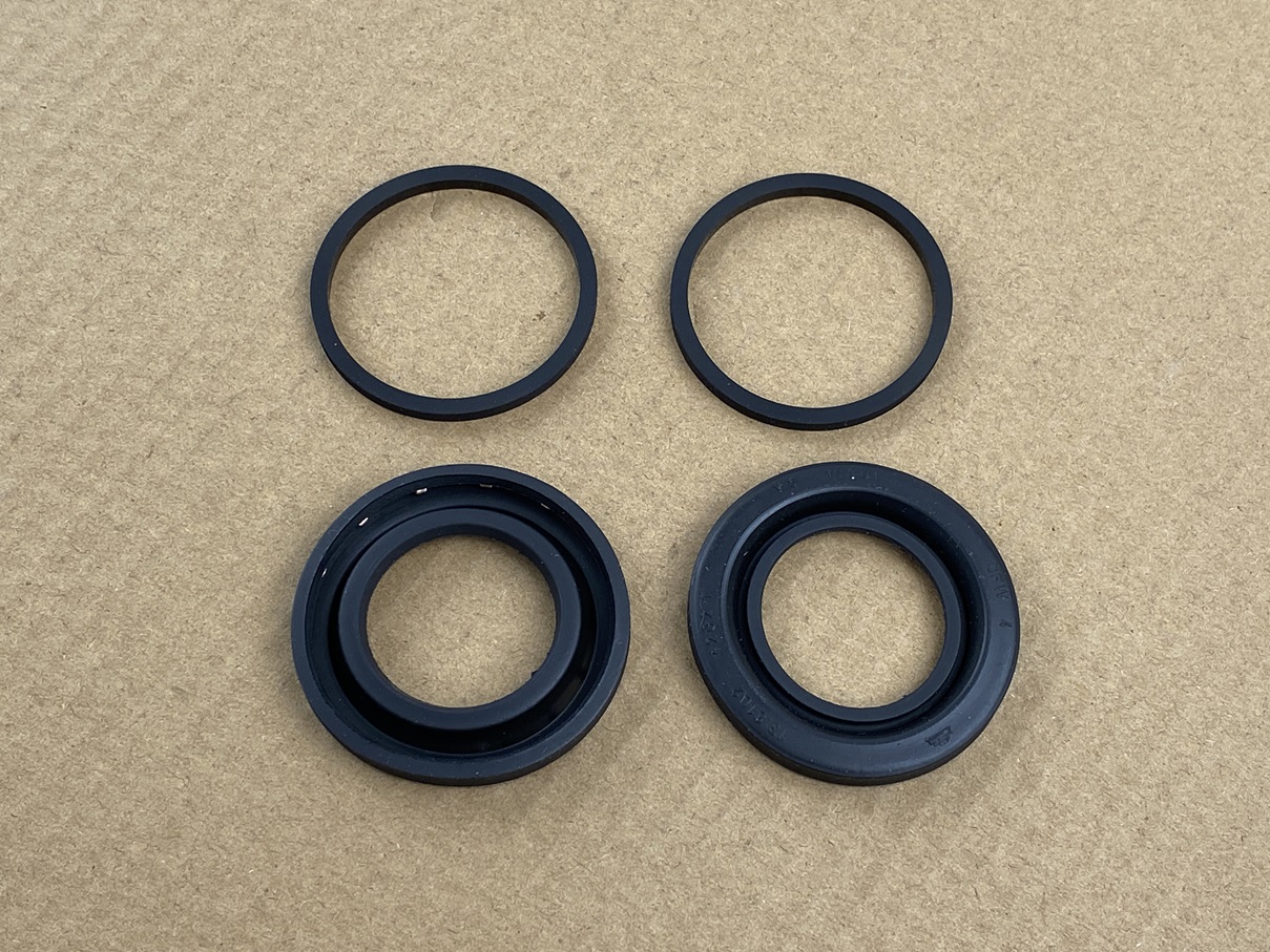DICHTUNGSSATZ FÜR BREMSSATTEL HINTEN (KOLBEN Ø 42mm)