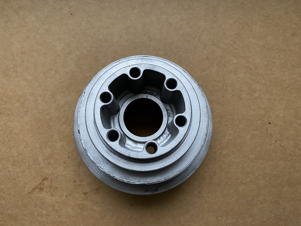 RIEMENSCHEIBE AN KURBELWELLE 1272000505 "GEBRAUCHTTEIL" M127 M180