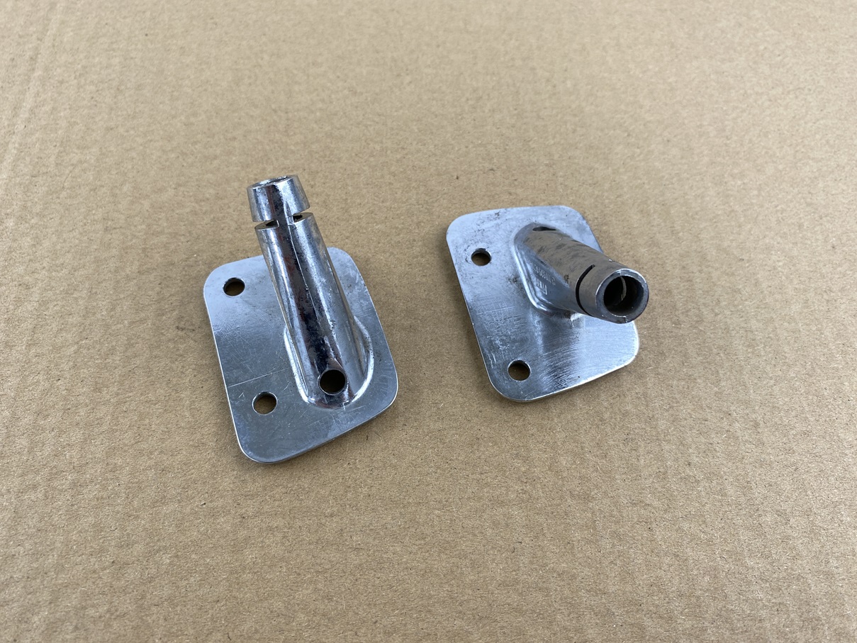 1 PAAR HALTER FÜR KOPFSTÜTZE UNTEN LINKS & RECHTS 1109750214 W120 W110 W111 u.a.