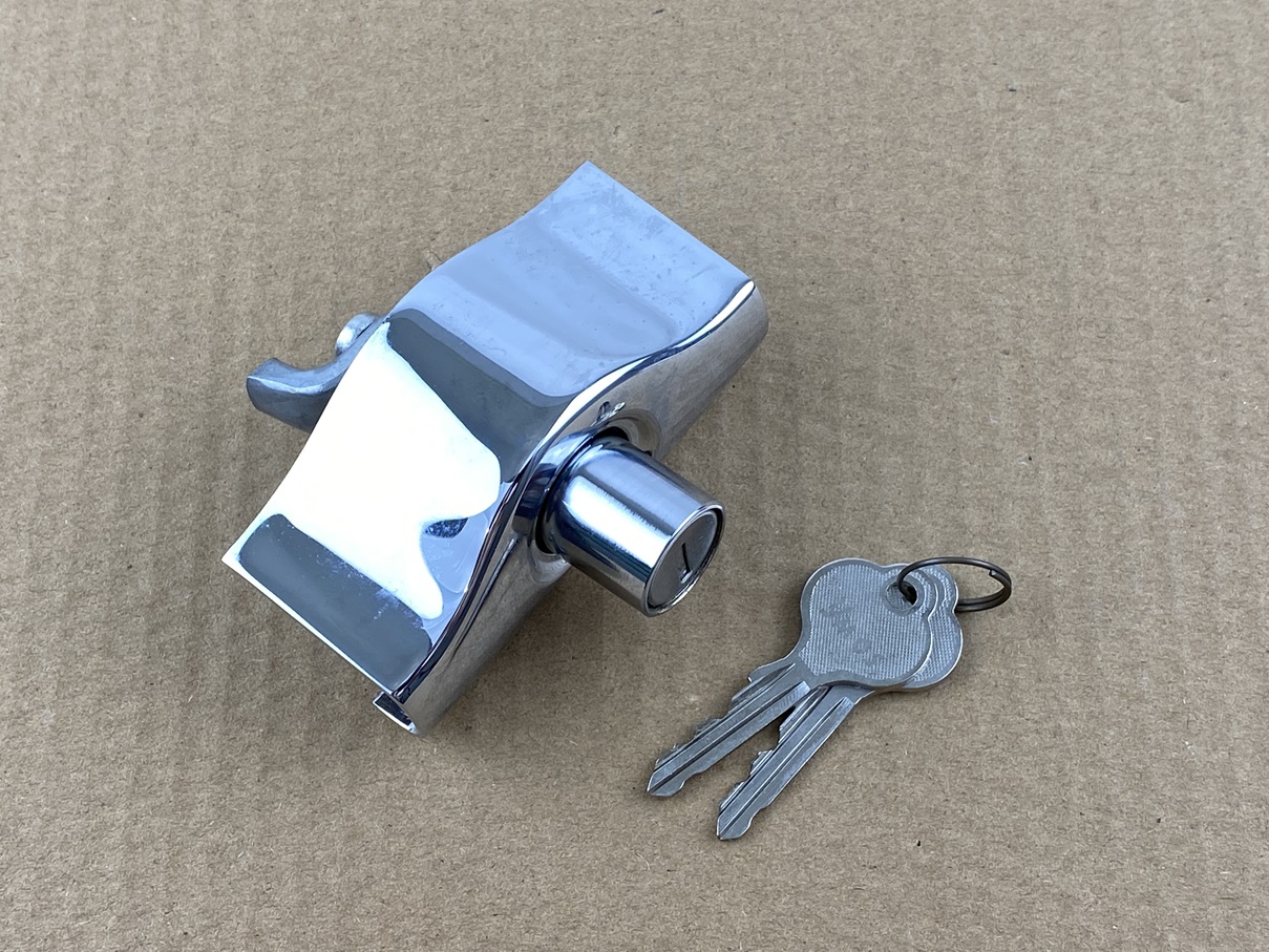 HECKDECKELVERSCHLUSS MIT 2 SCHLÜSSELN "NOS MB-ORIGINALTEIL"