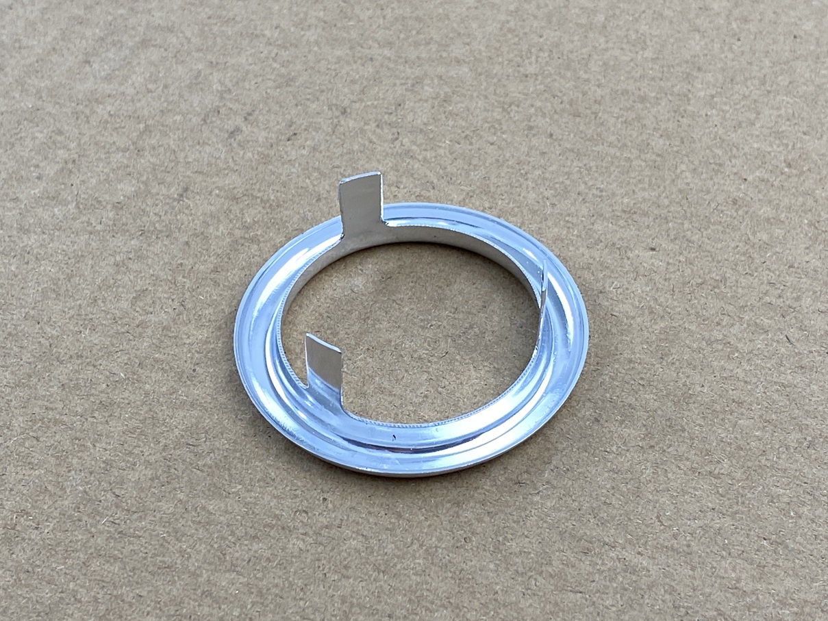 ROSETTE FÜR LENKUNGSSCHLOSSDURCHBRUCH