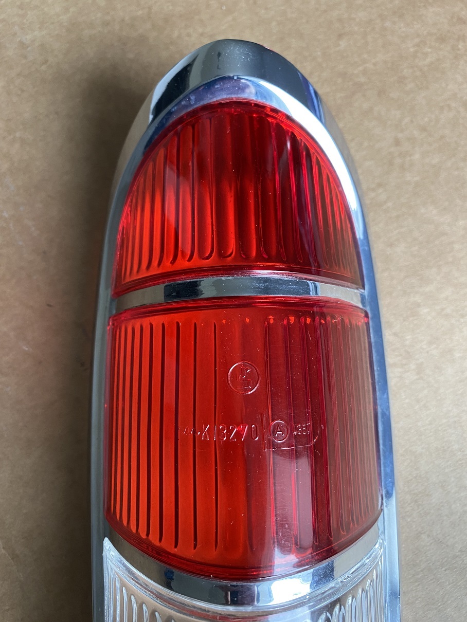 RÜCKLICHTDECKEL ORIGINAL "NOS" W189 & PONTON COUPE/CABRIO