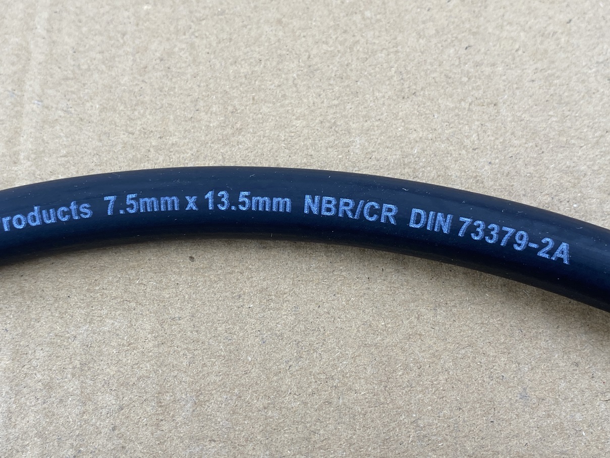 KRAFTSTOFFSCHLAUCH INNEN-Ø 7,5mm - METERWARE