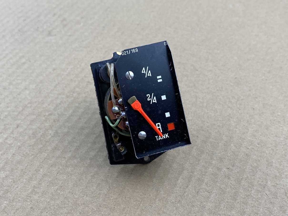 KRAFTSTOFFANZEIGE "NOS" W110 300SE W112