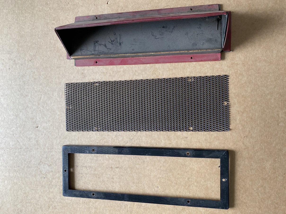 LUFTKLAPPE INKL. GITTER (1898370018) & HALTERAHMEN "GEBRAUCHTTEIL"