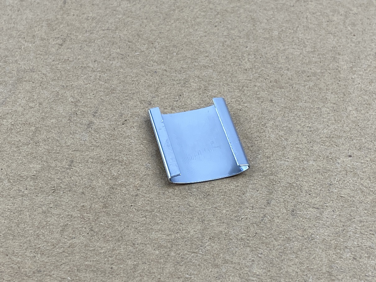 CHROM-ABDECKUNG MITTE FÜR ZIERRAHMEN (18mm BREIT)