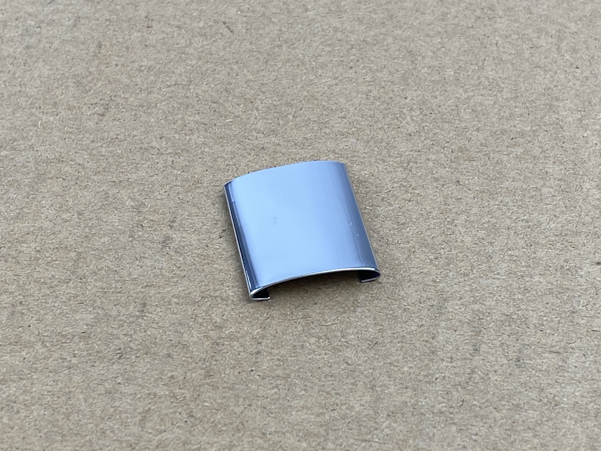 CHROM-ABDECKUNG MITTE FÜR ZIERRAHMEN (18mm BREIT)