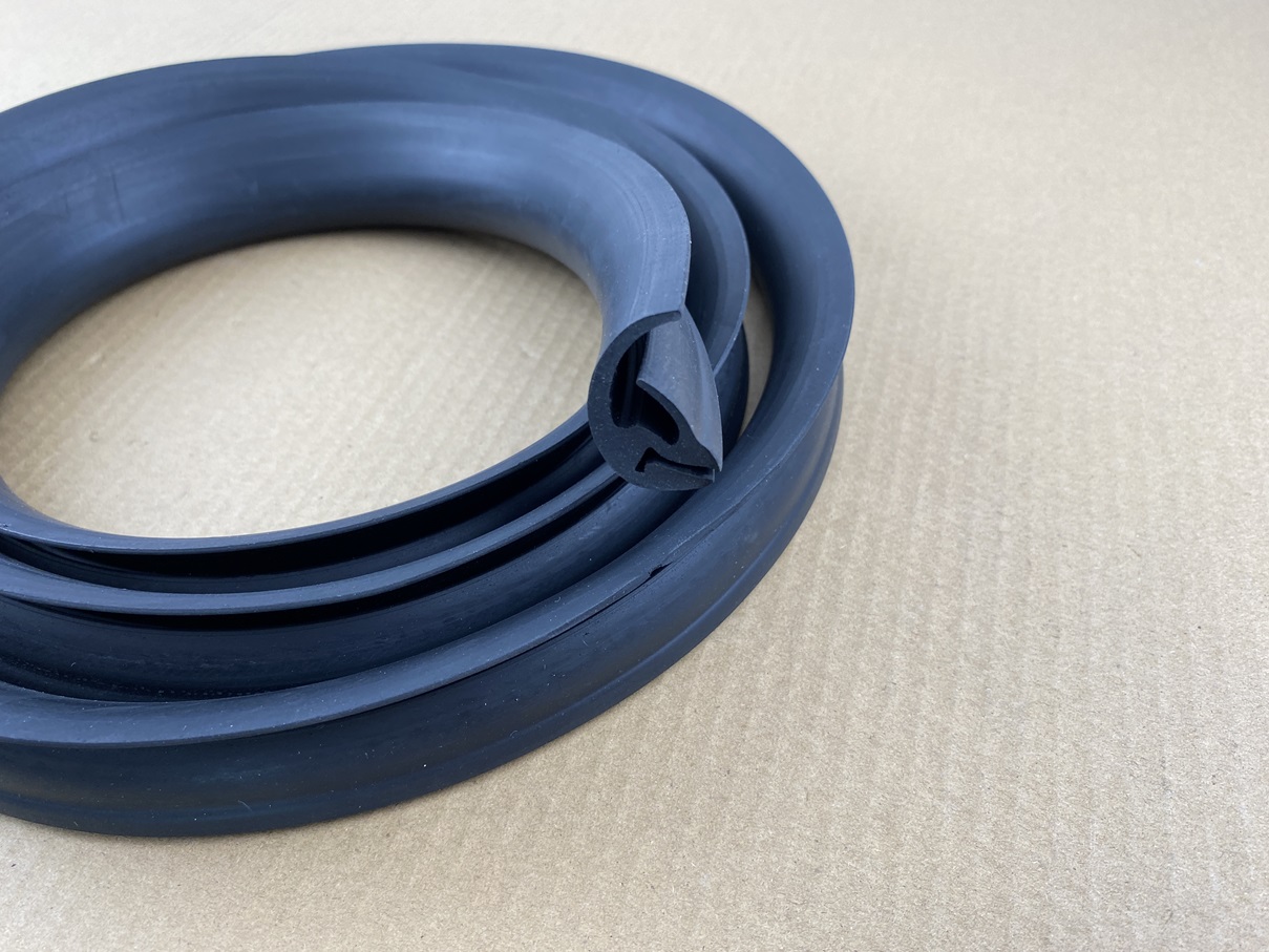 ABDICHTUNG 2500mm LANG FÜR VERDECKKASTEN "NF"