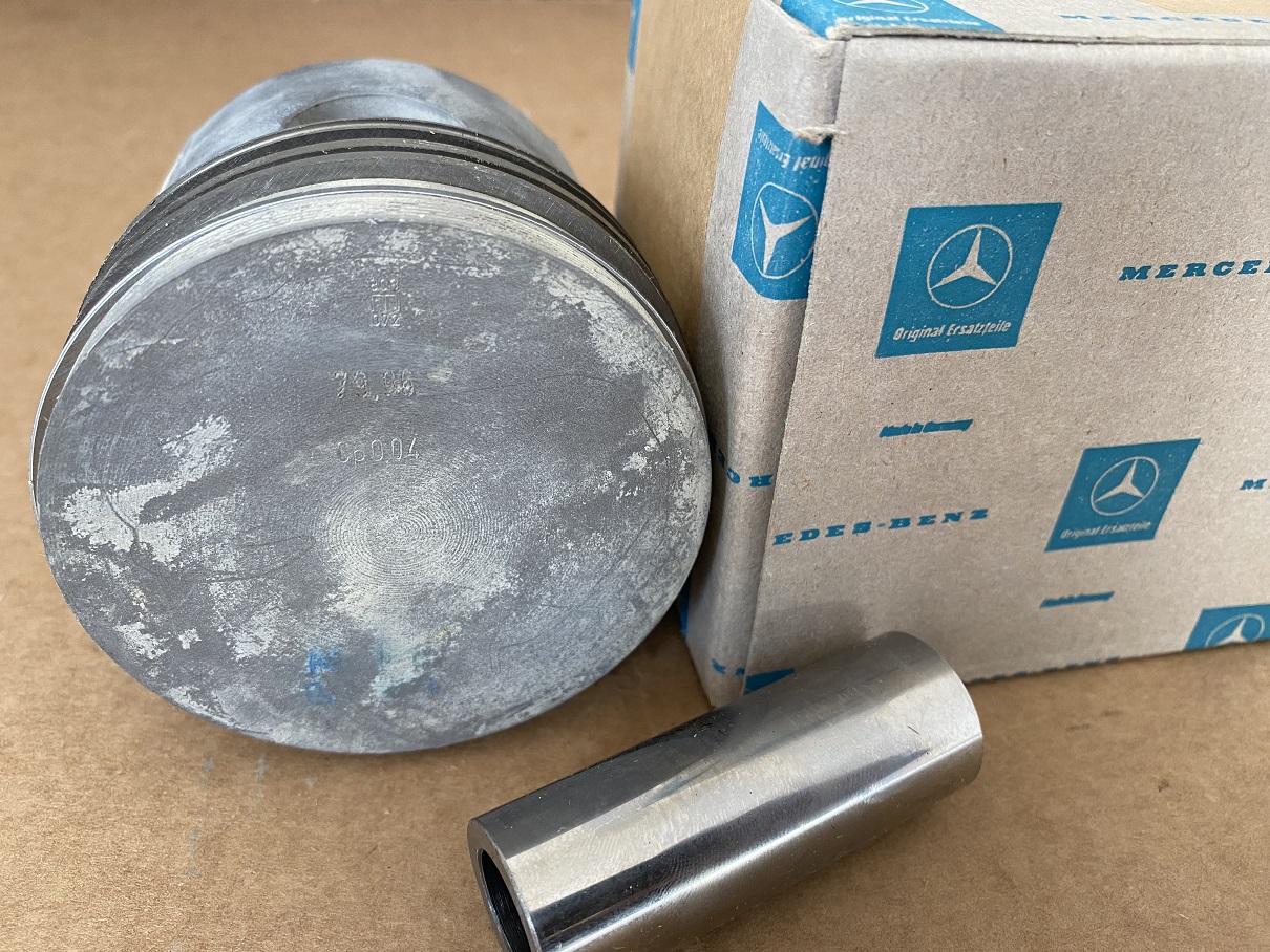 KOLBEN Ø 80,00mm "MAHLE" NOS BOLZEN-Ø 24mm