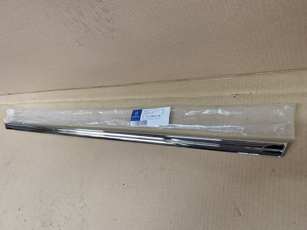 ZIERSTAB VERCHROMT AN TÜR-BORDKANTE LINKS W113