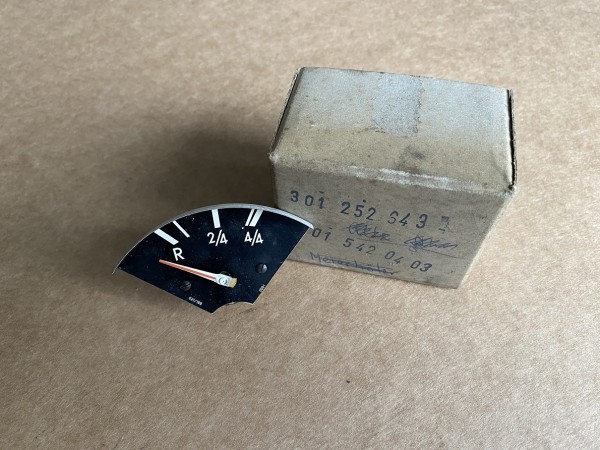KRAFTSTOFFANZEIGER "NOS" W108 W109